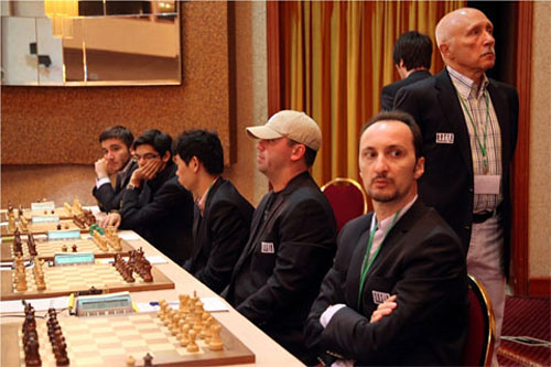 SOCAR Topalov, Kamsky, Wang Hao, Giriy y Safarli, par. Tukmakov capitán