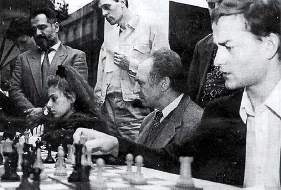Salov en Buenos Aires 1994, con Polugaevsky, J. Polgar, de pie Quinteros