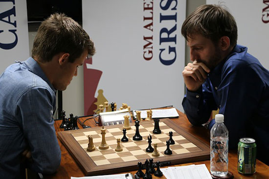 R7 Caída del campeón del mundo ante Grischuk