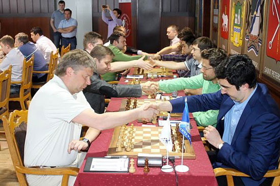 Shirov vence a Kramnik 