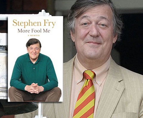 Stephen Fry y su libro More Fool me