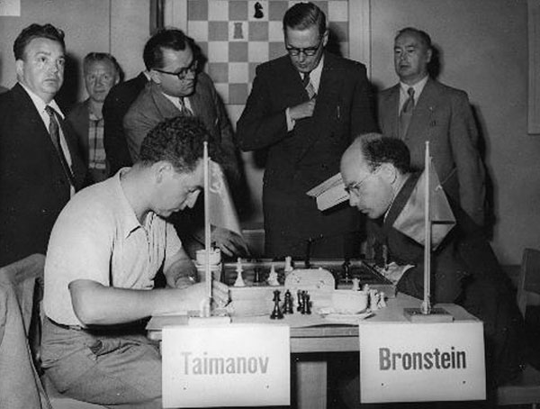 Taimanov vs Bronstein, Zurich 1953 © www.zurich-cc.com