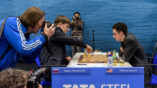 R 13 Tomashevsky vence a Caruana y allana el triunfo de Carlsen