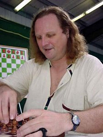 Tony Miles jugando en el Memorial Capablanca de Cuba en 1998