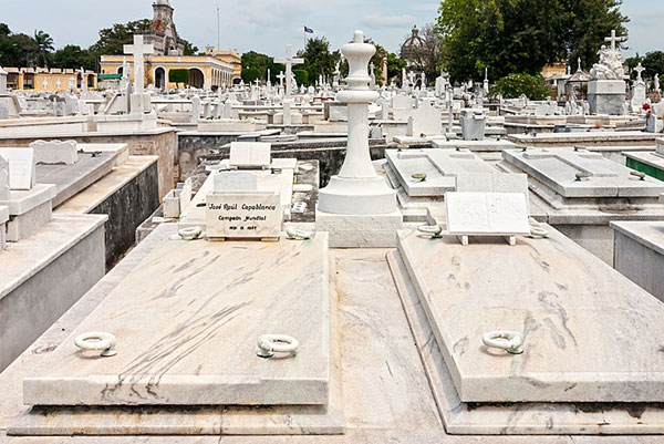 Tumba de Capablanca Cementerio Colón de La Habana. Foto Anton Zelenov