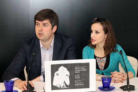 Un gran comentarista, Peter Svidler, y Sopiko Guramishvili