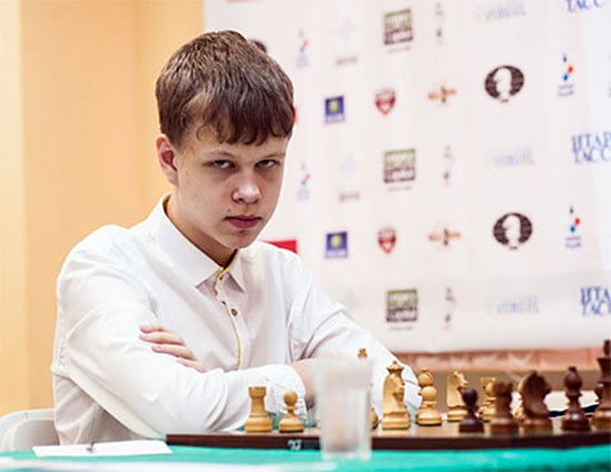 Vladislav Artemiev de 15 años con 2.869 de rating performance 