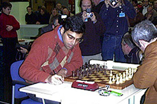R 3 Kasparov vs Anand Wijk aan Zee 2001