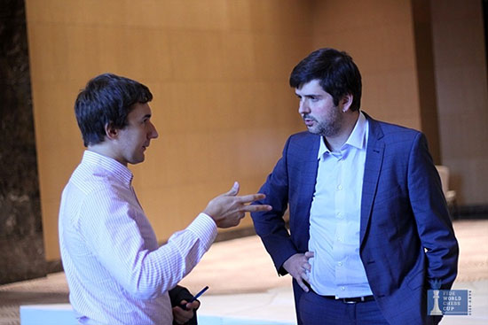 Karjakin y Svidler en análisis post mortem tras la 2ª partida